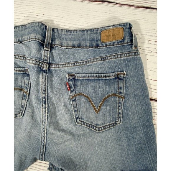 Levis 526 Jean Shorts Sz 4 Stretch Denim Booty Raw Hem Cut Offs 3” Inseam Light - Picture 8 of 11